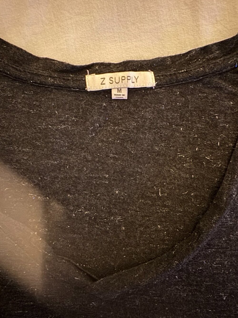 Z Supply Classic Skimmer Sparkle Tee in Black | Casual Everyday Basic M - Picture 7 of 9